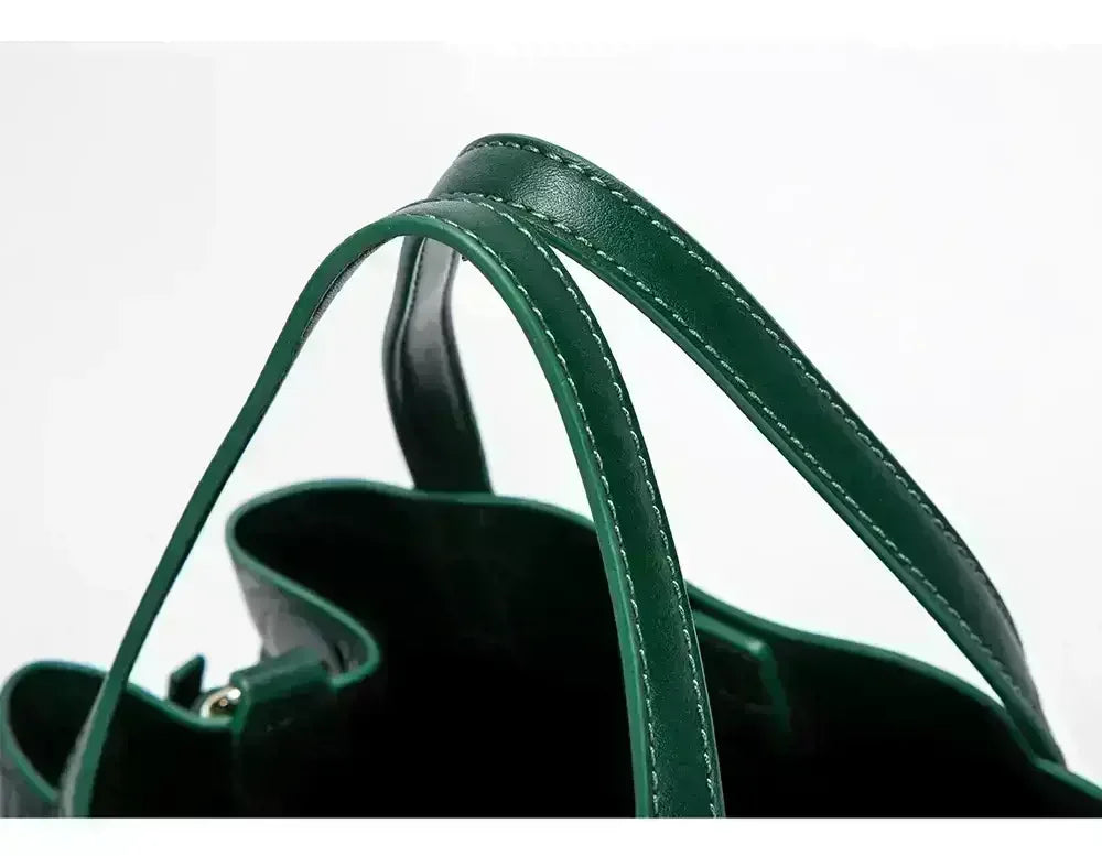 CH Large Capacity Luxury-Style Handbag for Women – Designer-Inspired Shoulder Bag